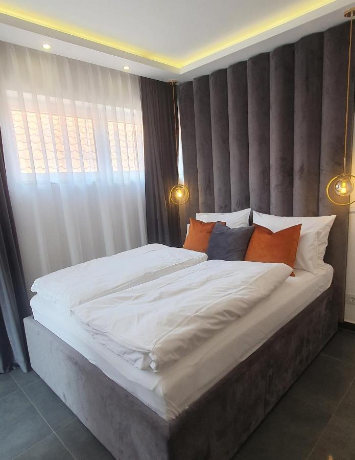Coco Hotel Veliko Gradiste Exterior photo